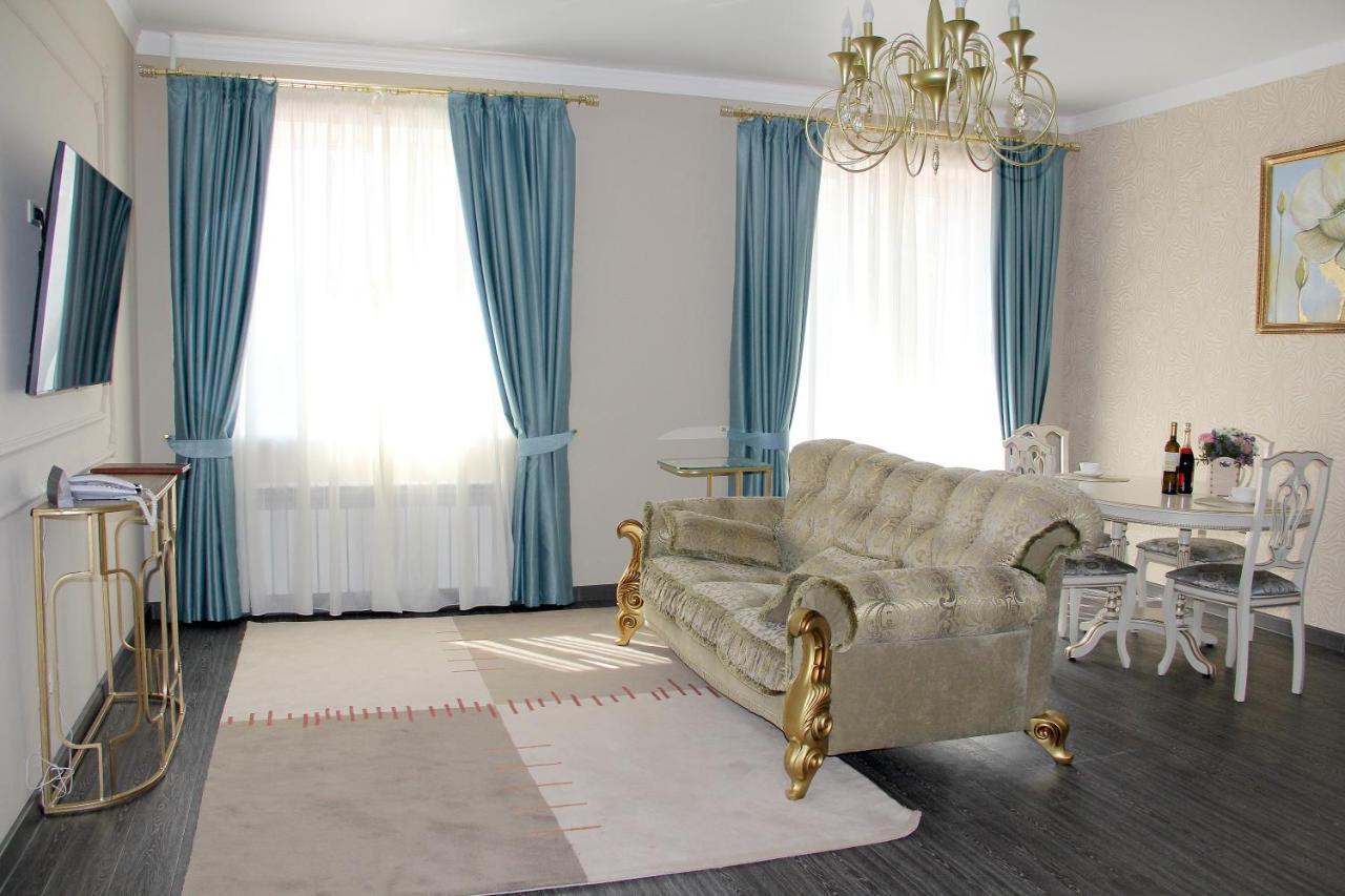 Golden Park Hotel Pavlodar Exterior foto