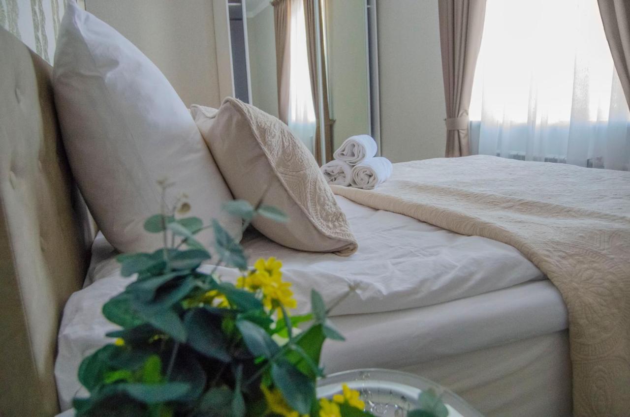 Golden Park Hotel Pavlodar Exterior foto