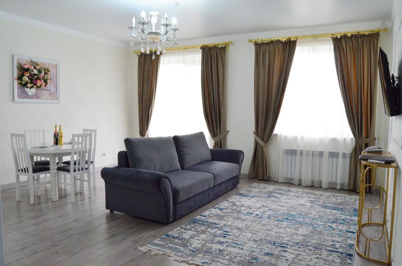 Golden Park Hotel Pavlodar Exterior foto