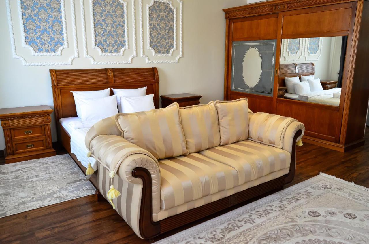 Golden Park Hotel Pavlodar Exterior foto